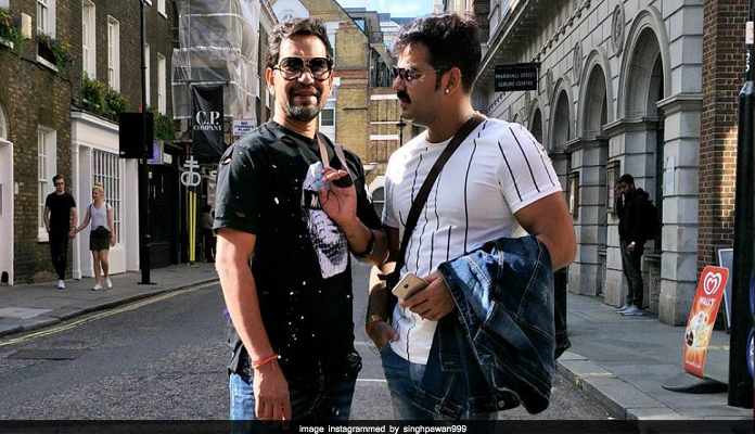 Pawan singh sung a song in london