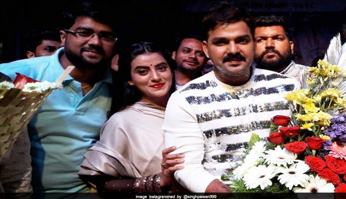 Pune stage show welcome for pawan singh