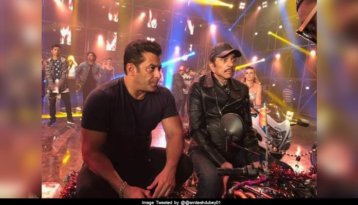 salman with dharmendra movie special song shooting