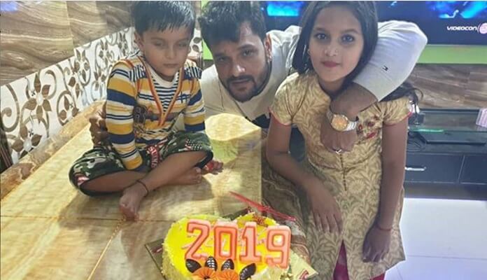 Khesarilal celebrates New Year Party with his family
